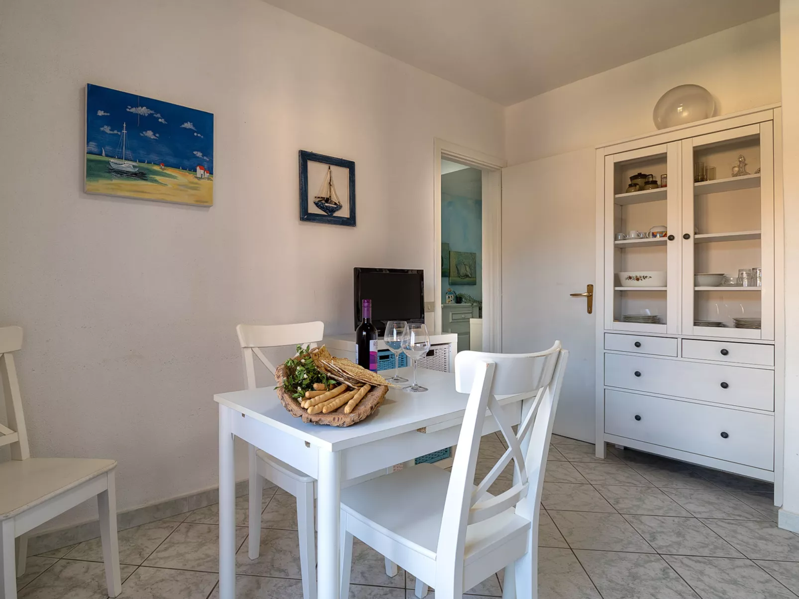 D2 - E4, Baia de Bahas-Dedans