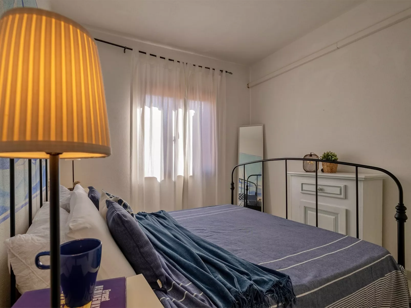 D2 - E4, Baia de Bahas-Dedans