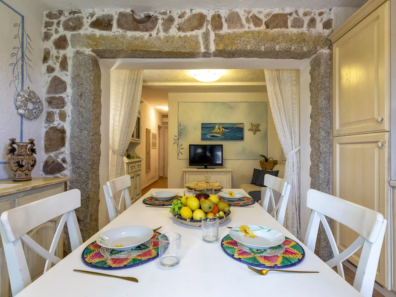 D2 - I1, Baia de Bahas-Inside