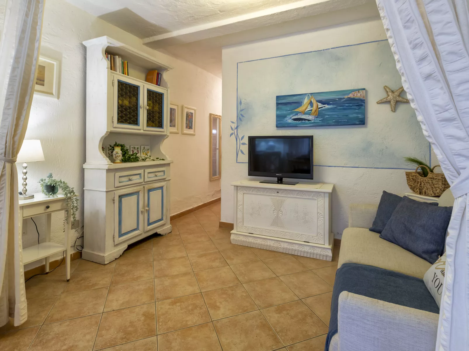 D2 - I1, Baia de Bahas-Inside