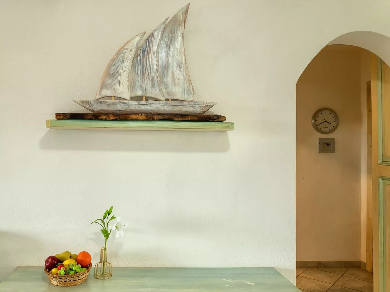 D2 - I6, Baia de Bahas-Inside