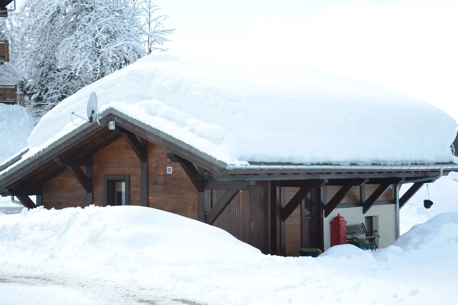 Mon Amour-Exterior winter