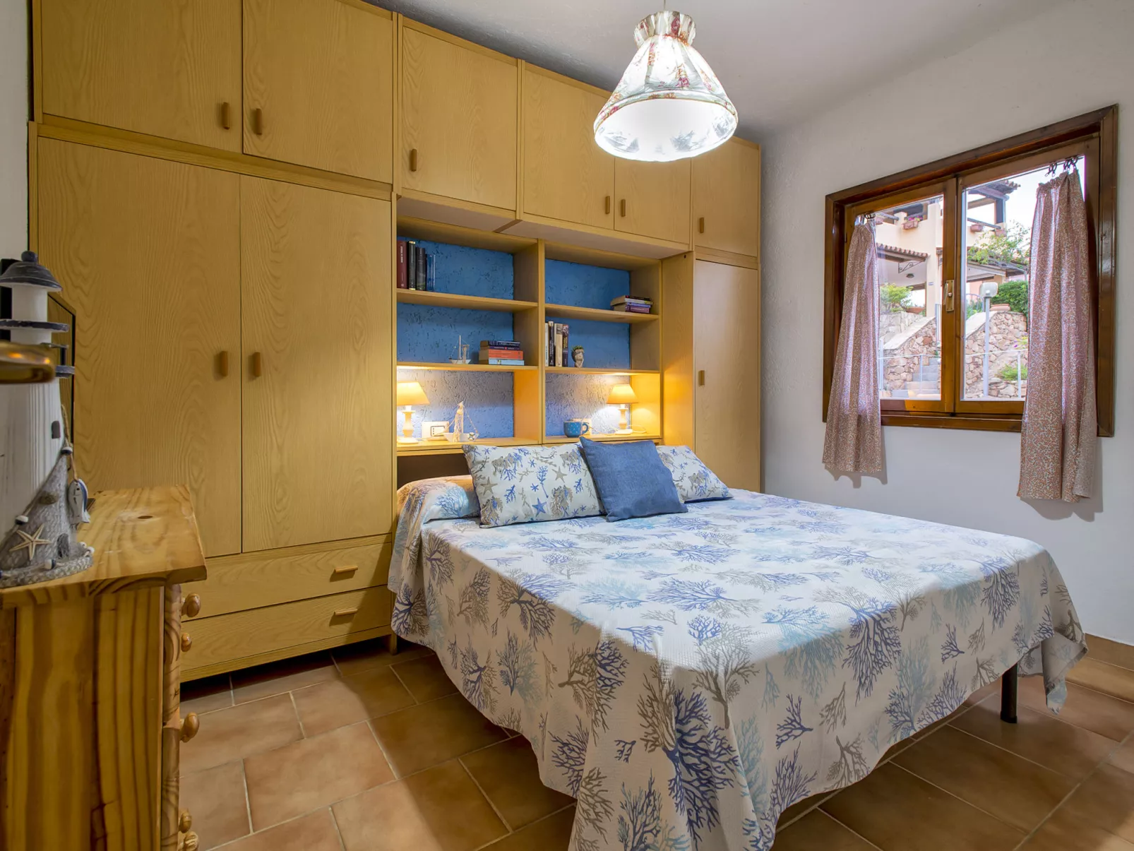 A2 - D2, Baia de Bahas-Inside