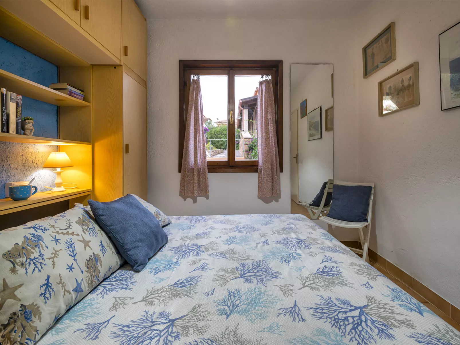 A2 - D2, Baia de Bahas-Inside