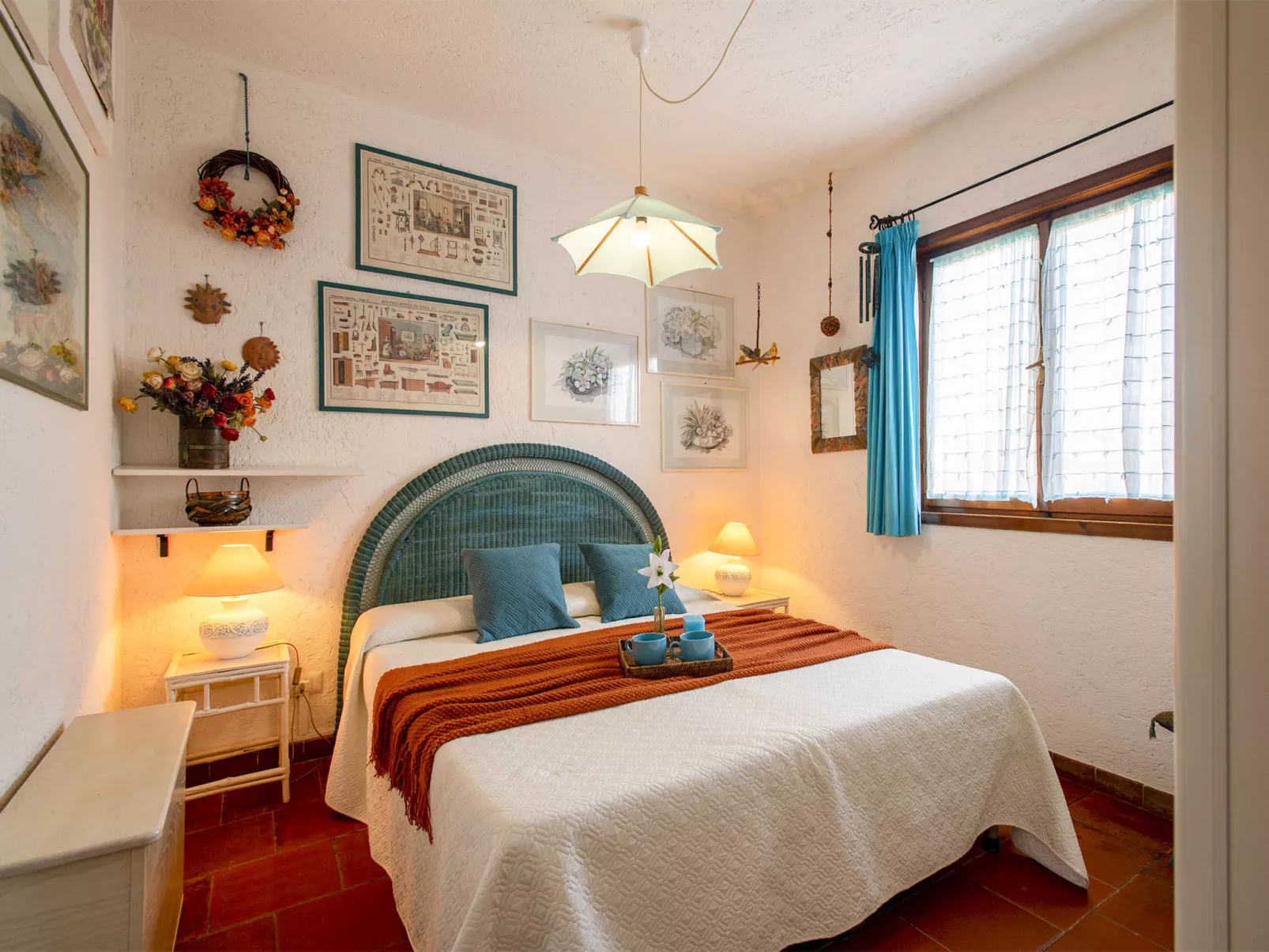 F4 - D3, Baia de Bahas-Inside