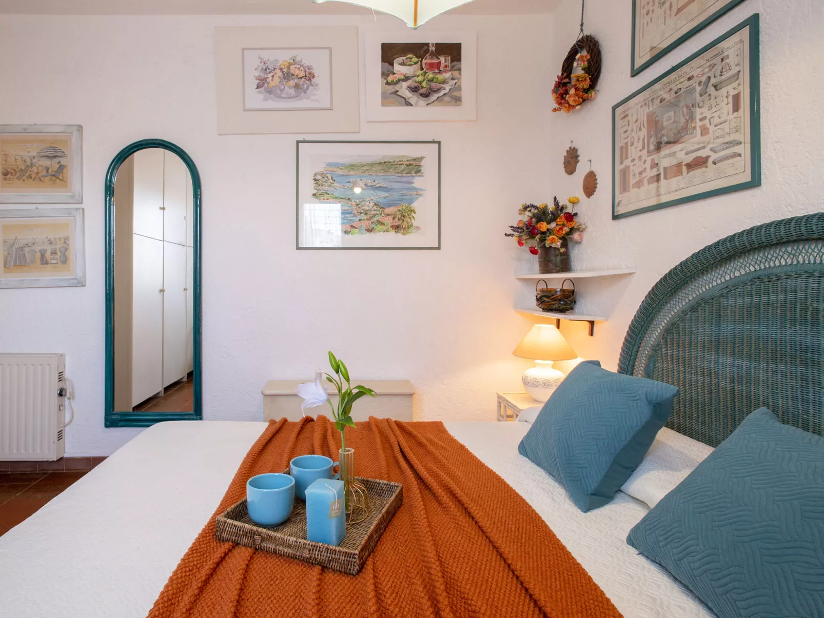 F4 - D3, Baia de Bahas-Inside