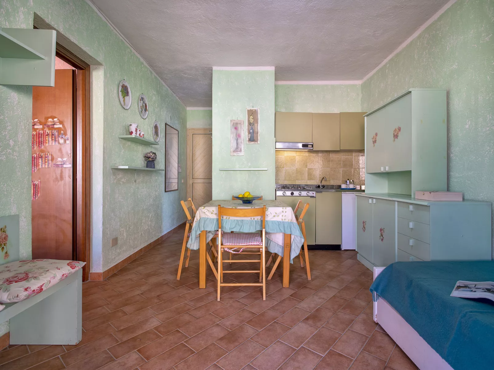 D4 - C2, Baia de Bahas-Inside