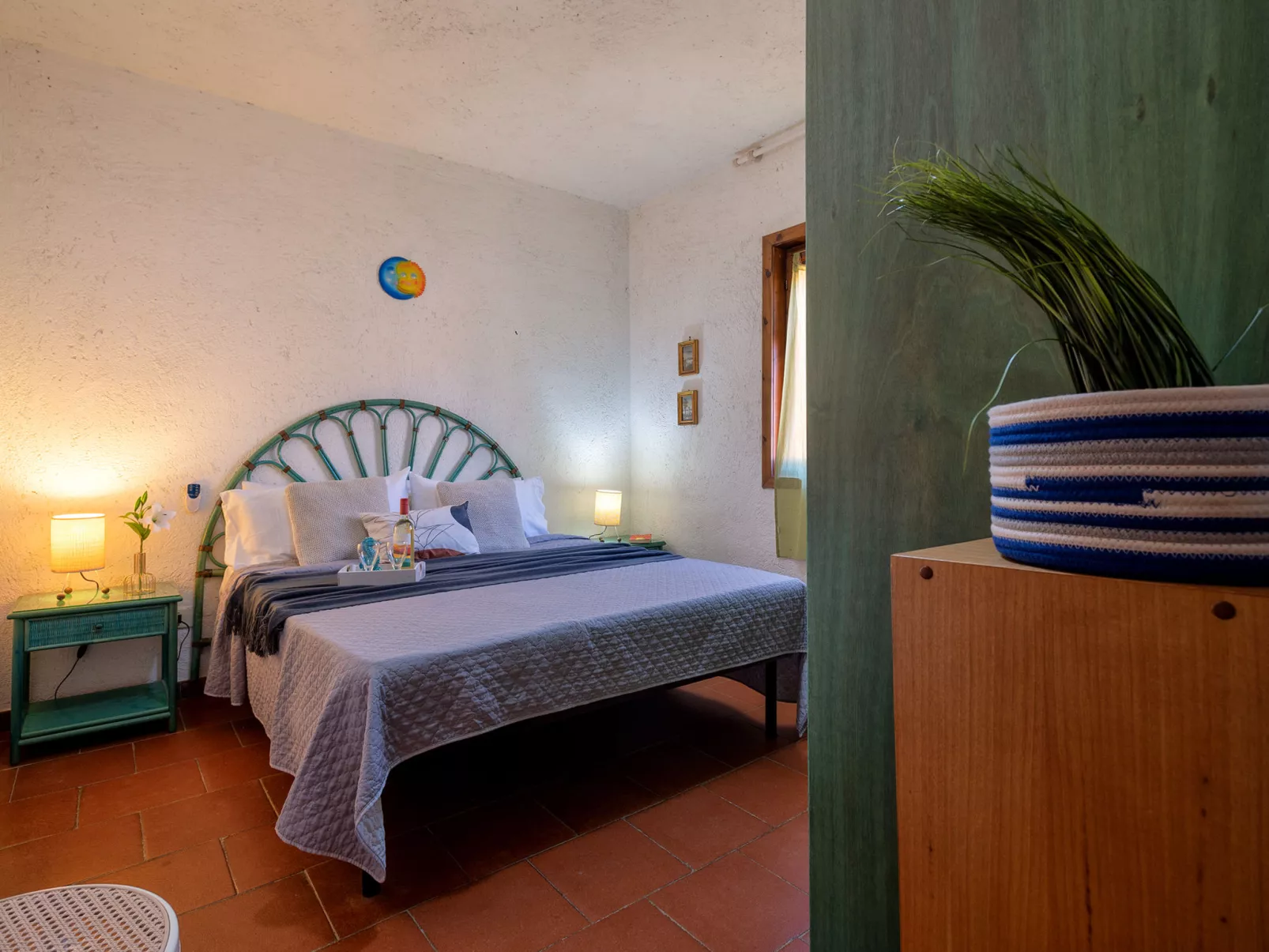 D2 - C4, Baia de Bahas-Inside