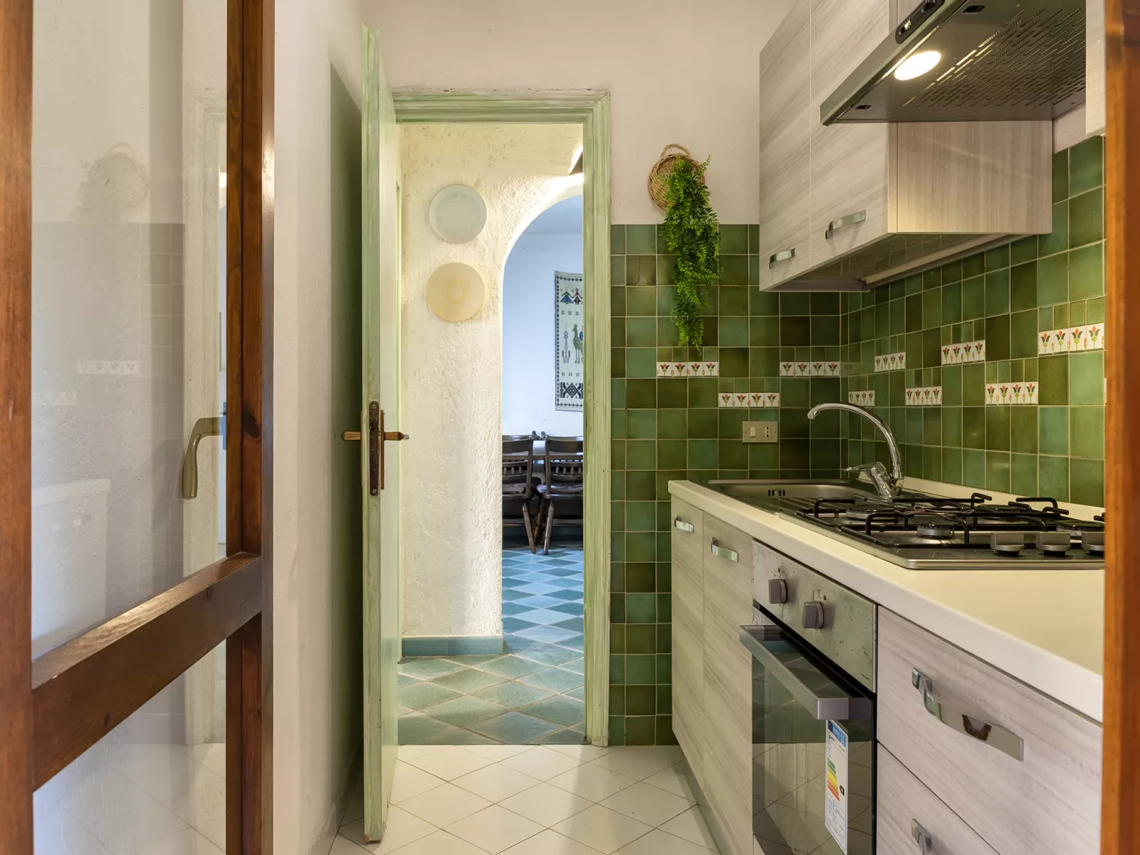 C11 - A1, Baia de Bahas-Inside