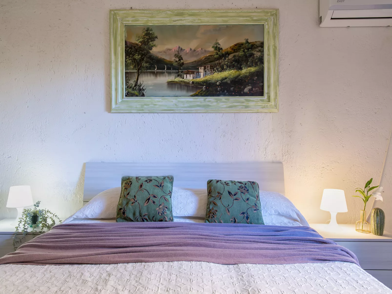 C11 - A1, Baia de Bahas-Inside