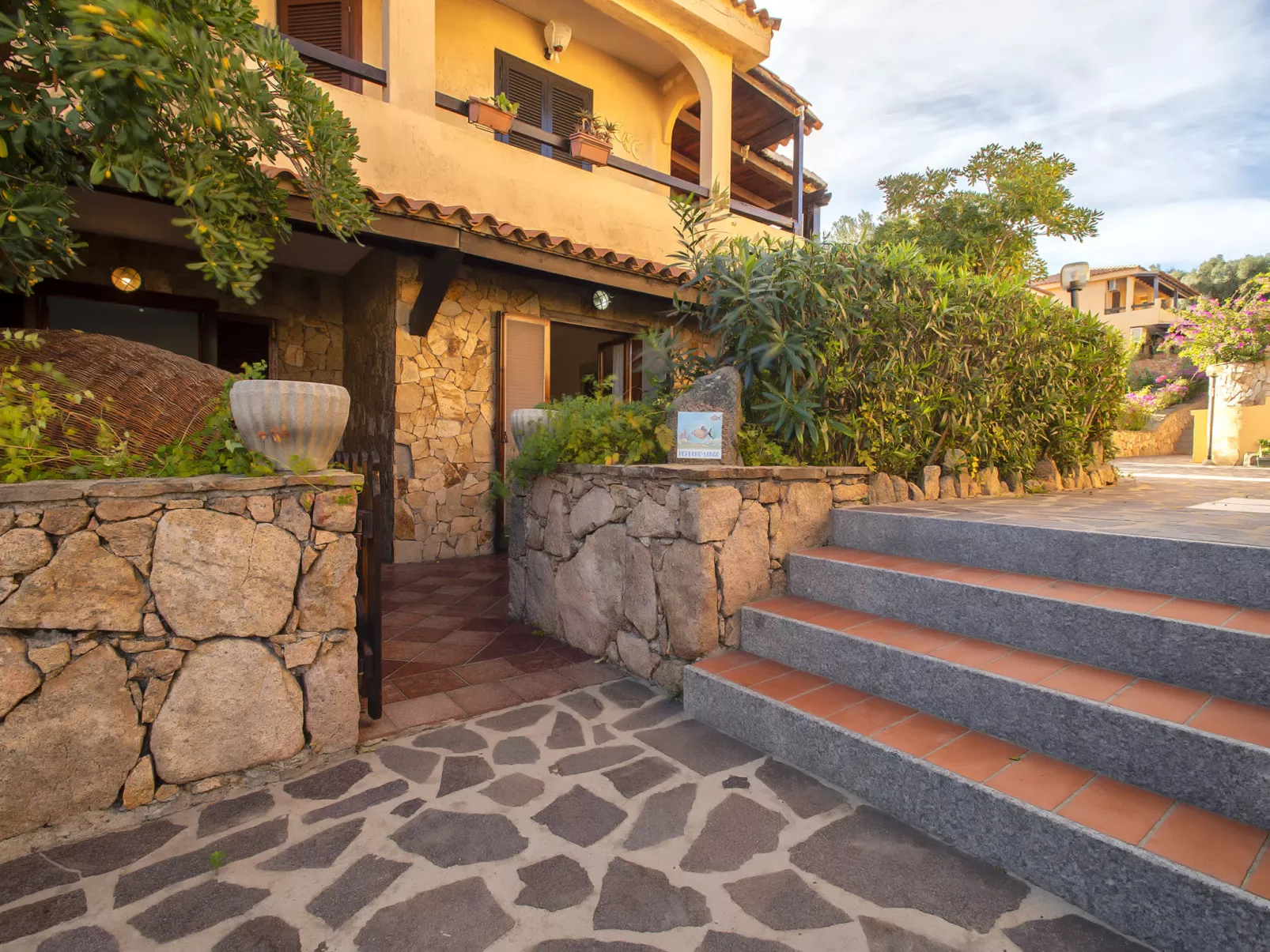 C11 - A1, Baia de Bahas-Outside