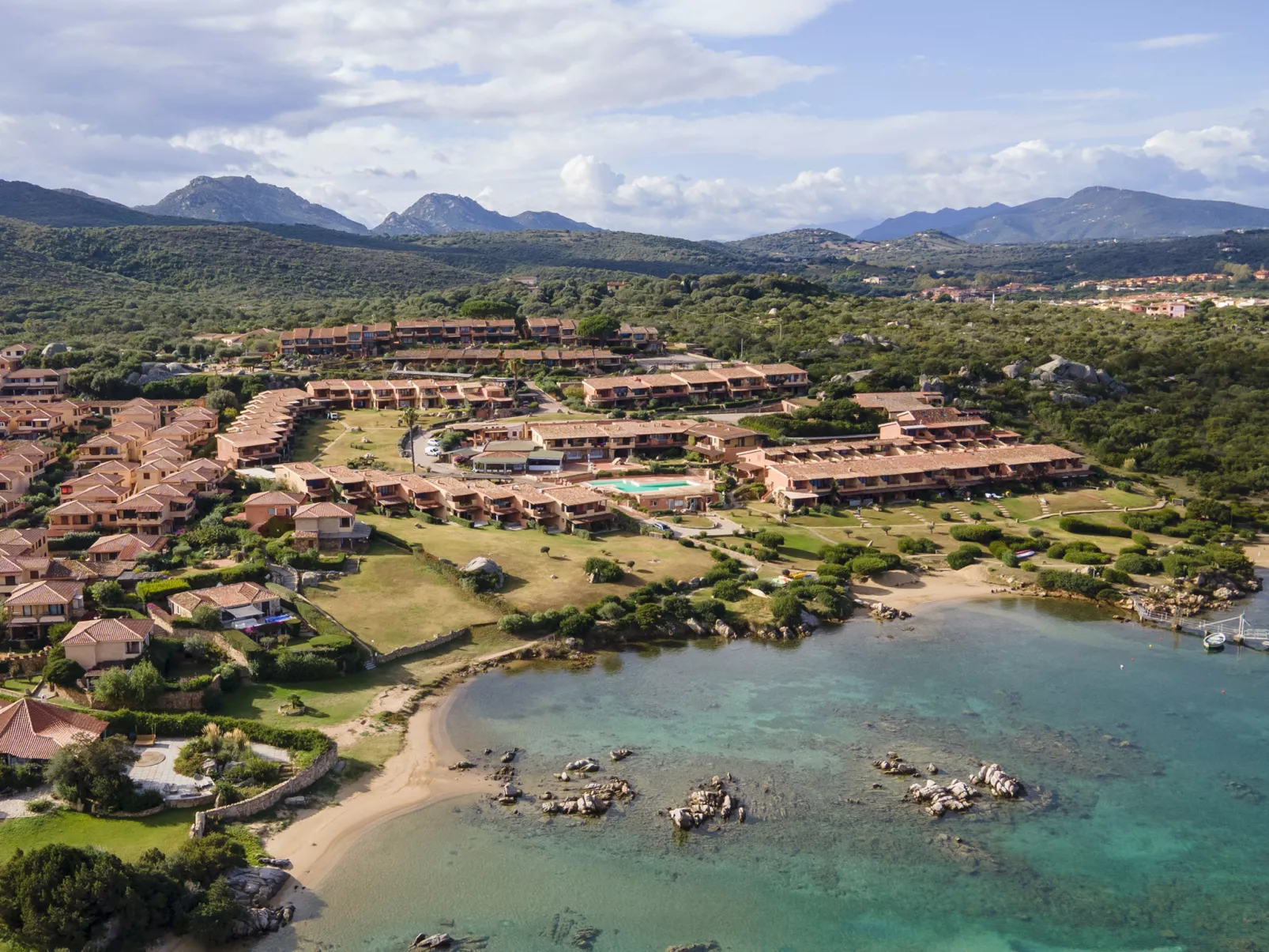 C11 - A1, Baia de Bahas-Outside