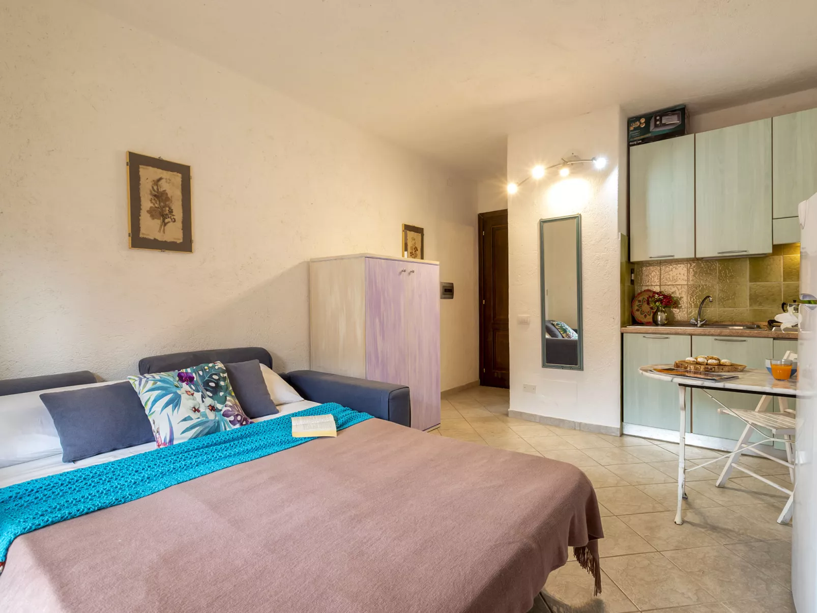 D4 - B3, Baia de Bahas-Inside