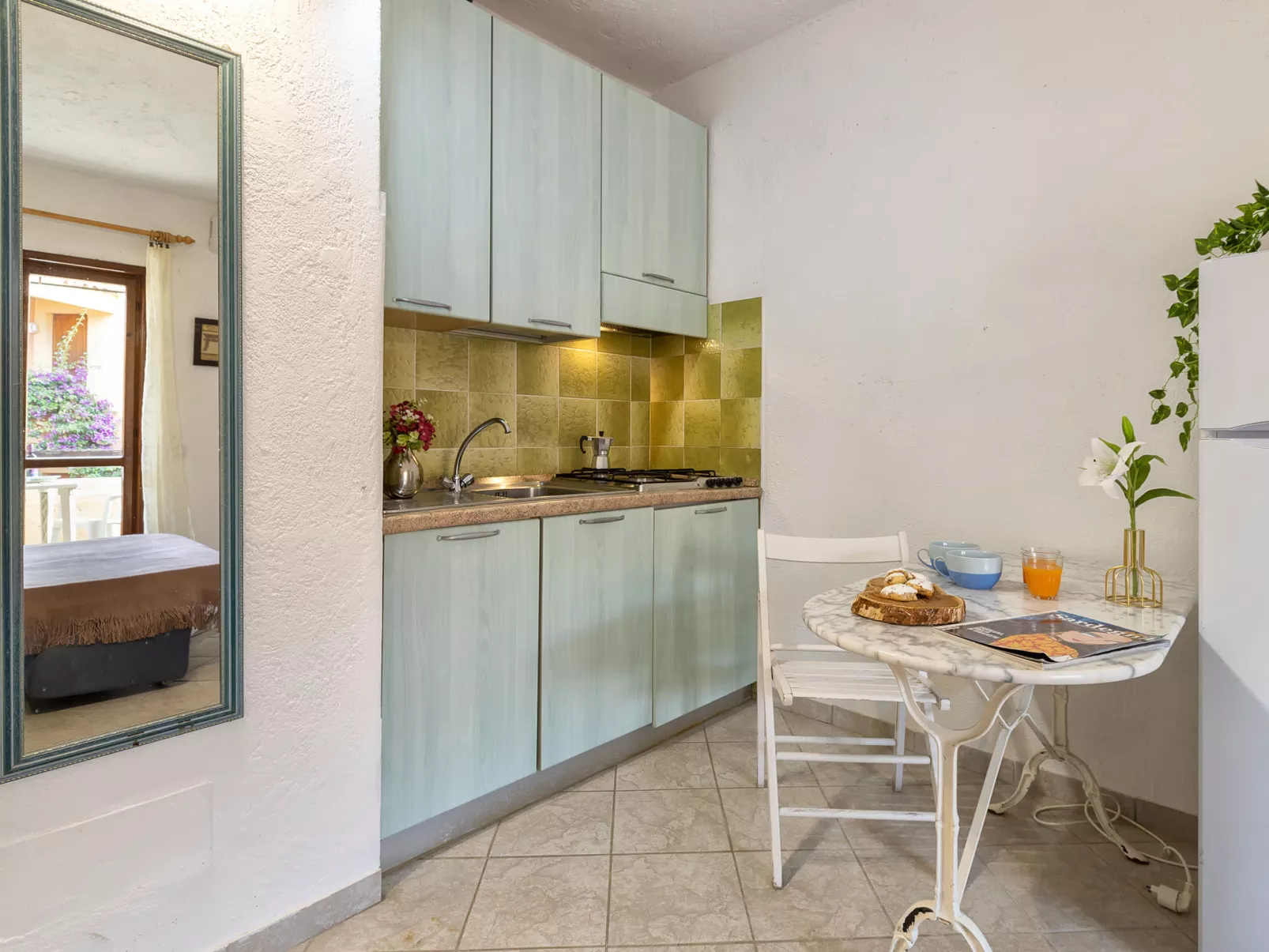 D4 - B3, Baia de Bahas-Inside