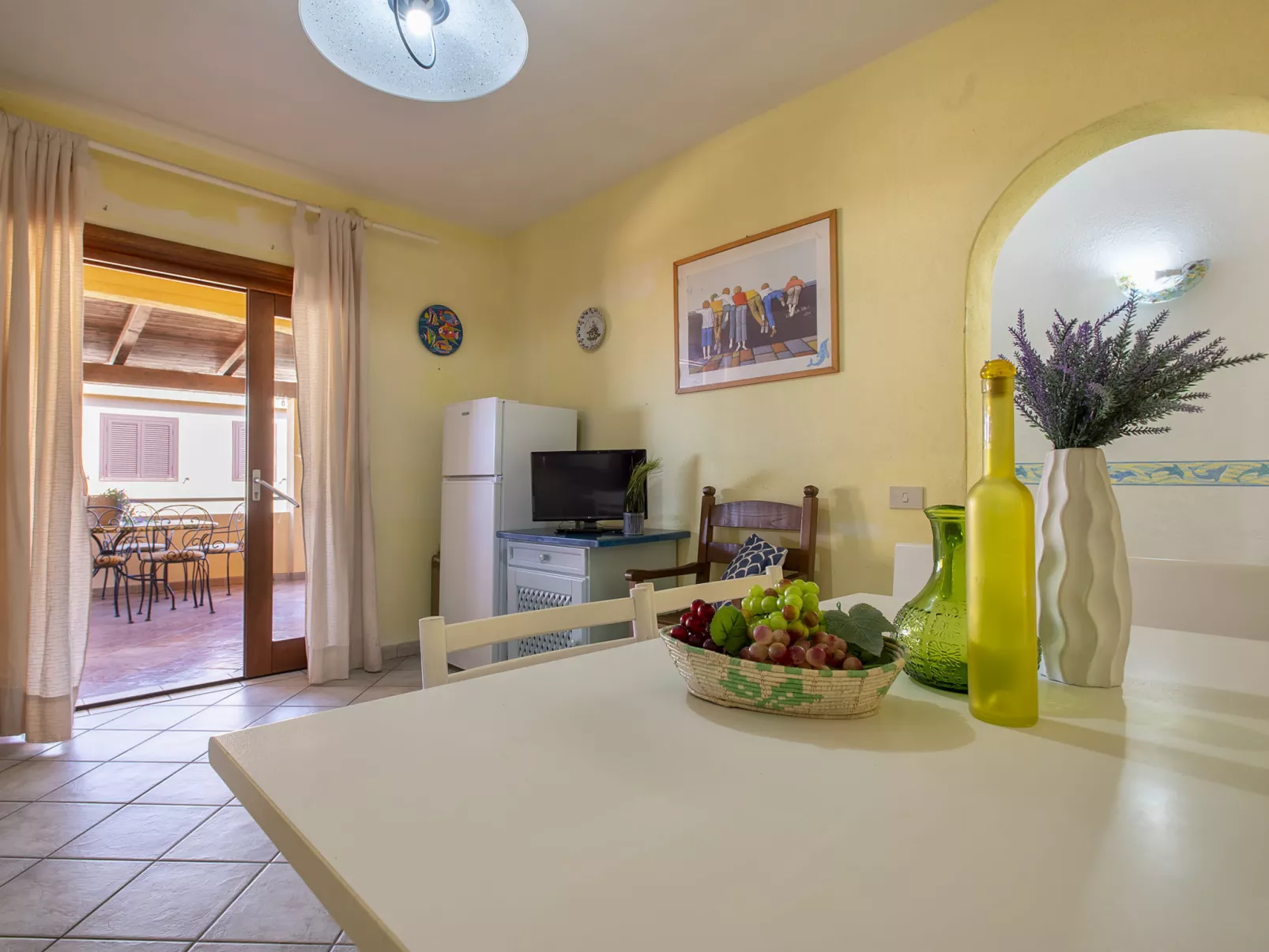 B4 - A2, Baia de Bahas-Inside