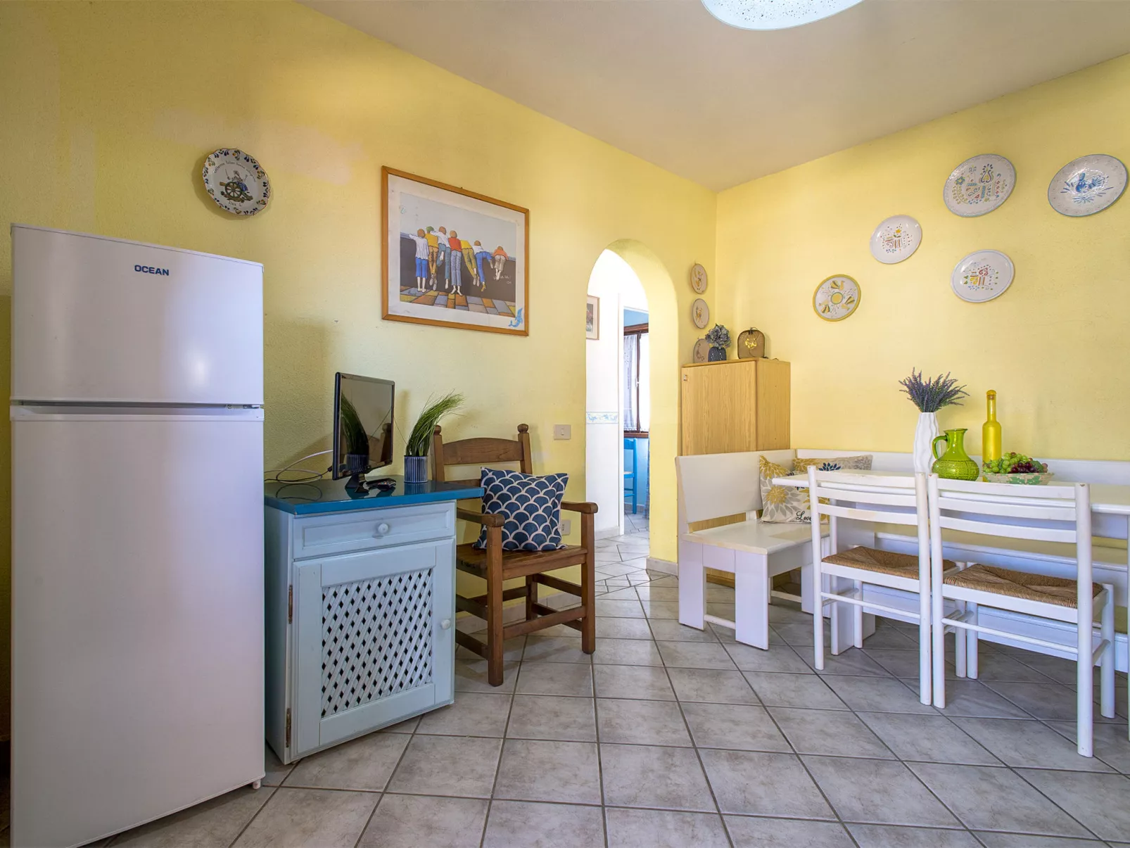 B4 - A2, Baia de Bahas-Inside