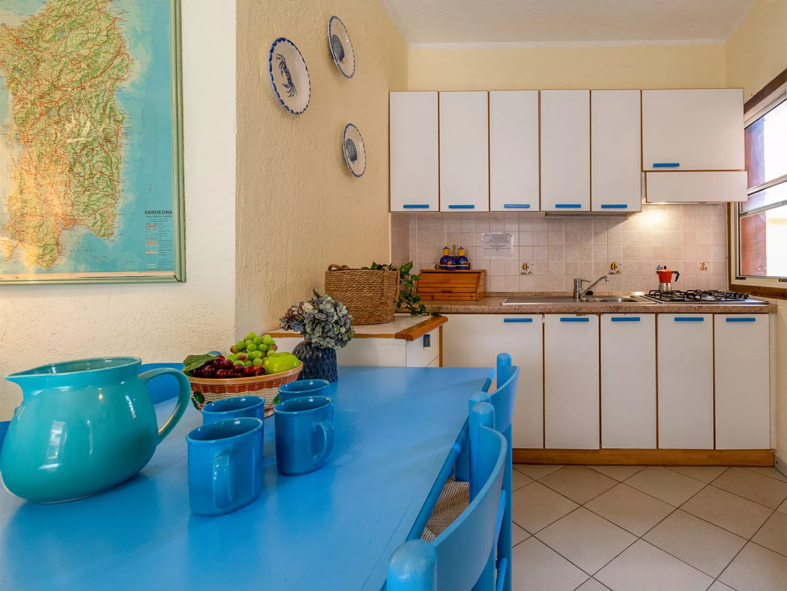 B4 - G3, Baia de Bahas-Inside