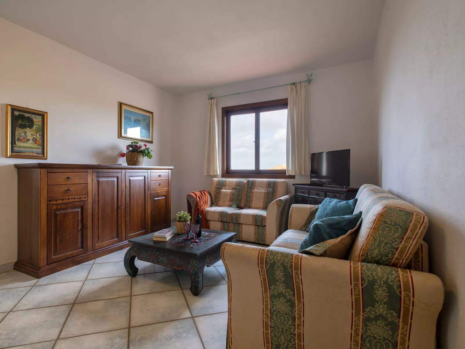 CSA - 15, Baia de Bahas-Inside