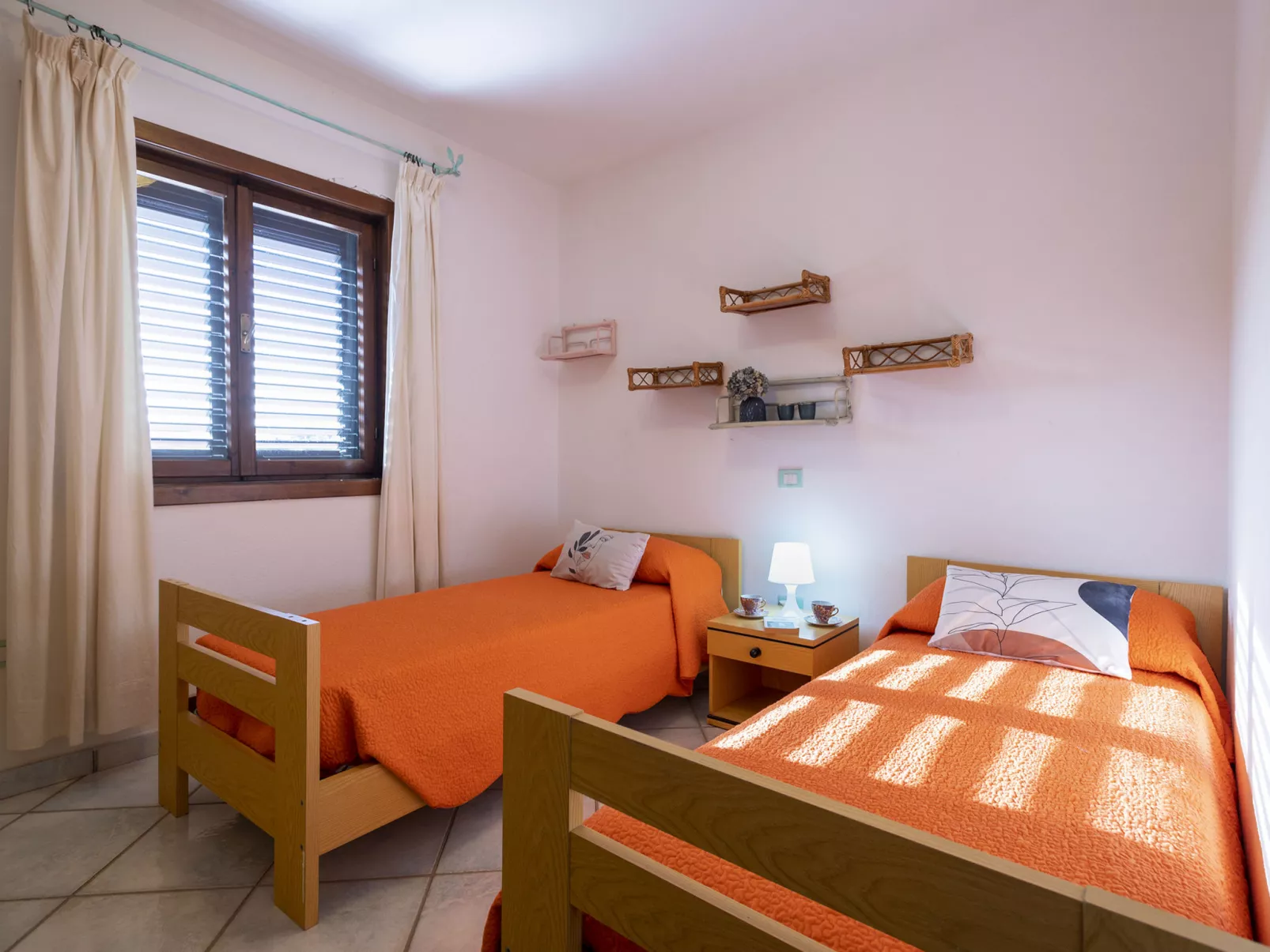 CSA - 15, Baia de Bahas-Inside