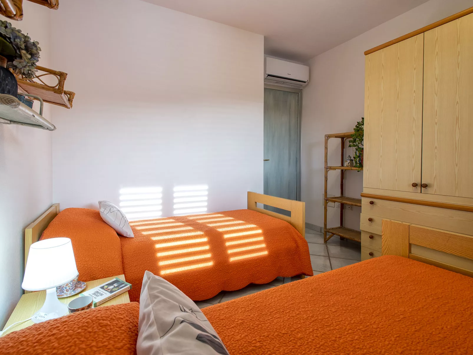 CSA - 15, Baia de Bahas-Inside