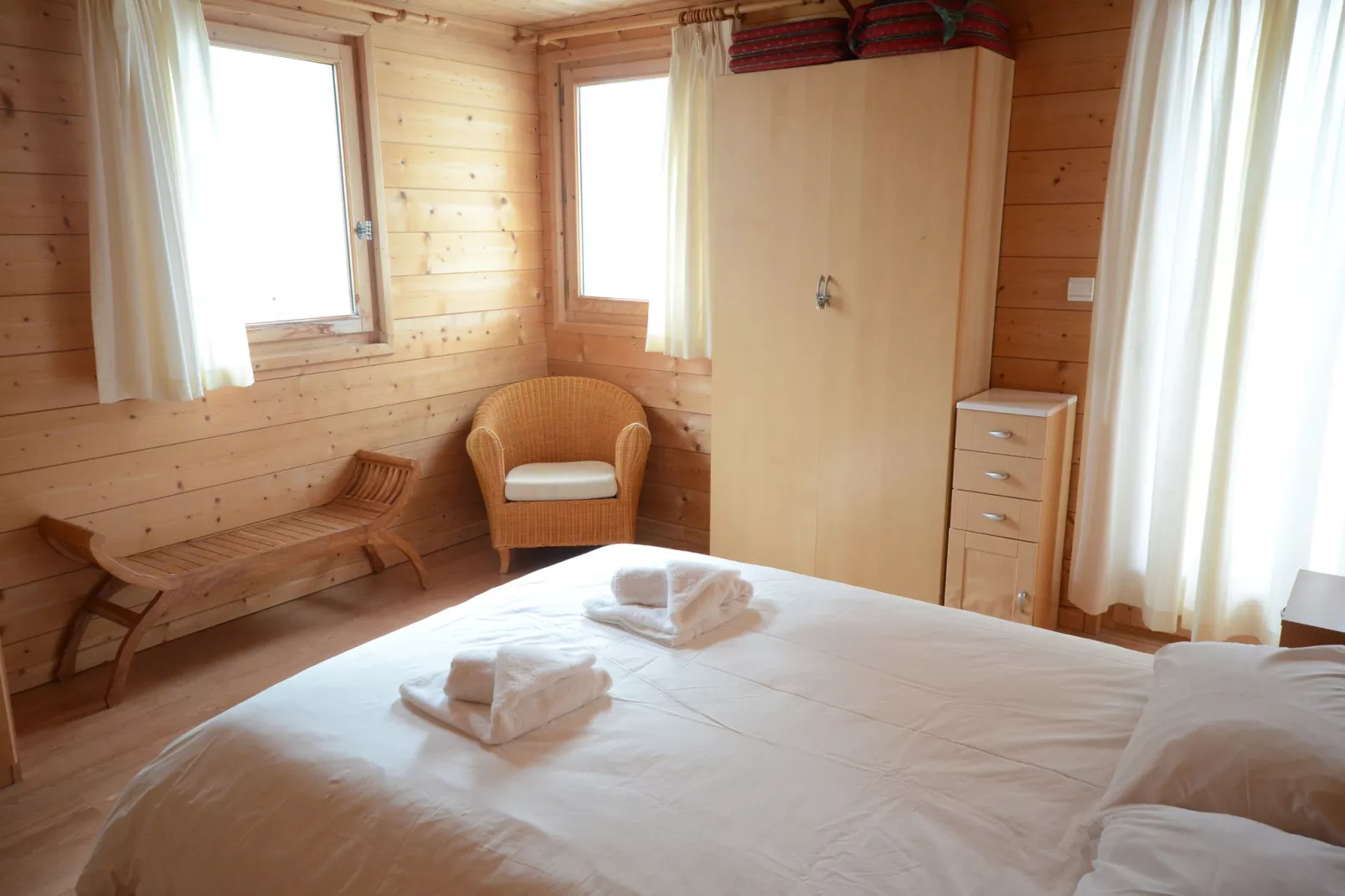 Mon Amour-Bedroom
