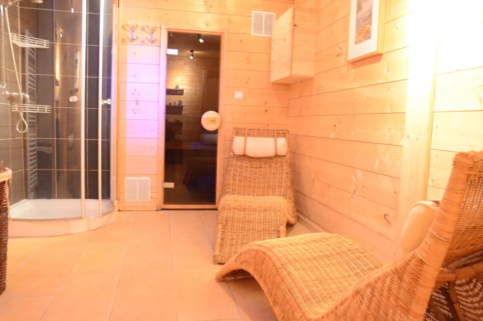 Mon Amour-Facilities