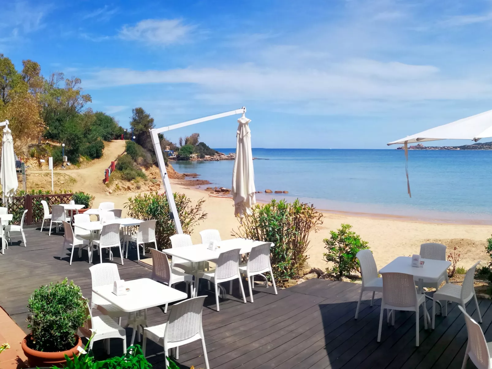 Centro Vacanze Isuledda-Drinnen