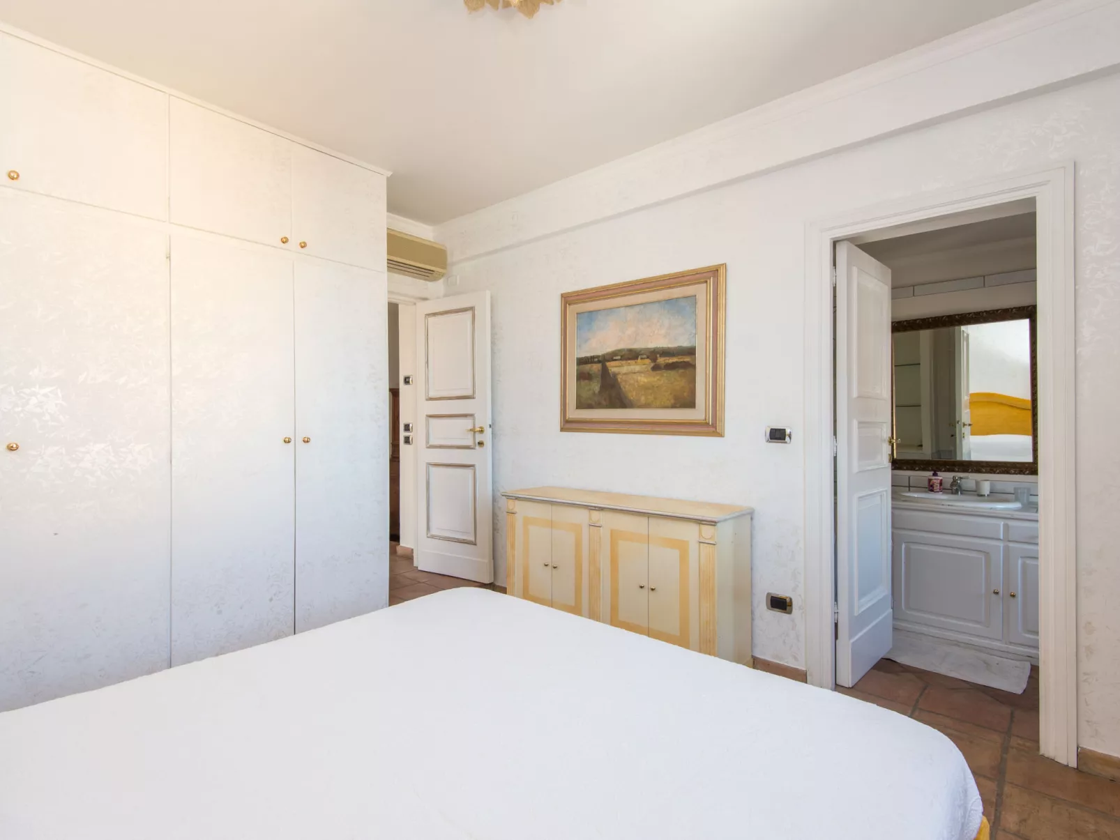 Santa Cecilia View-Inside