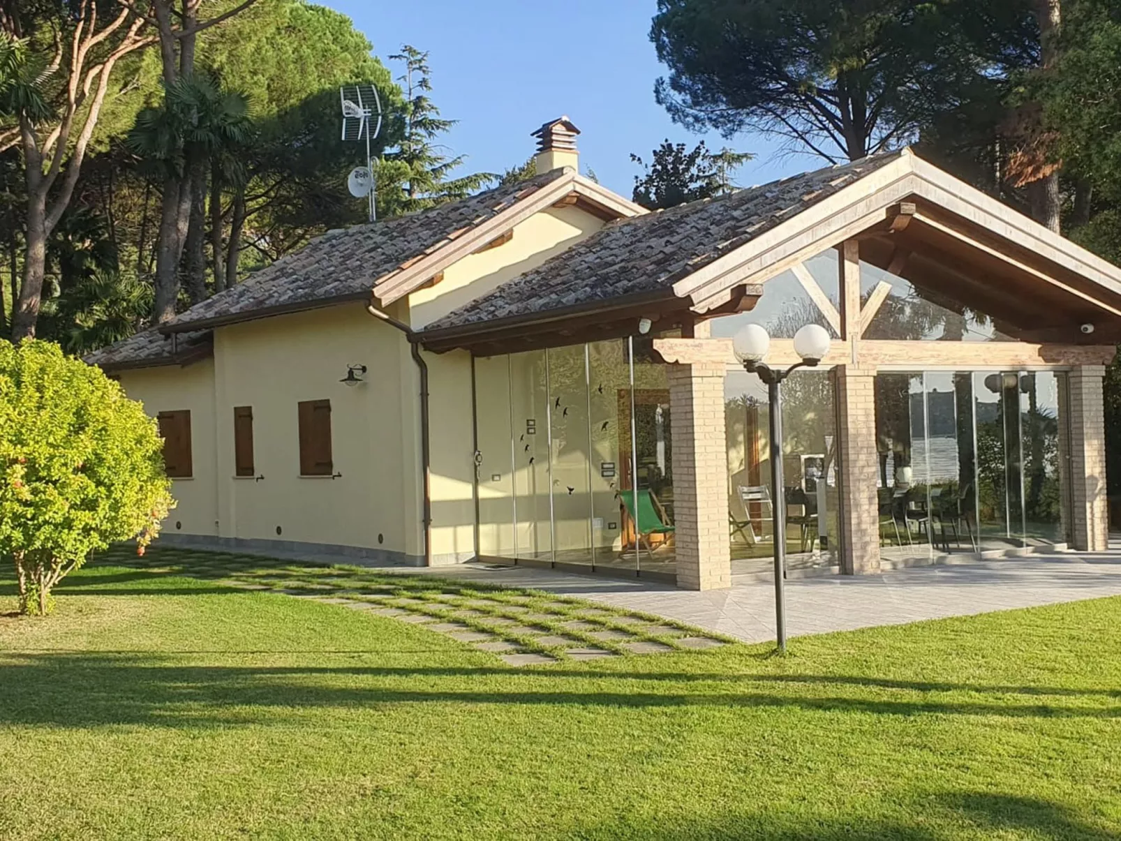 La Spiaggia-Outside