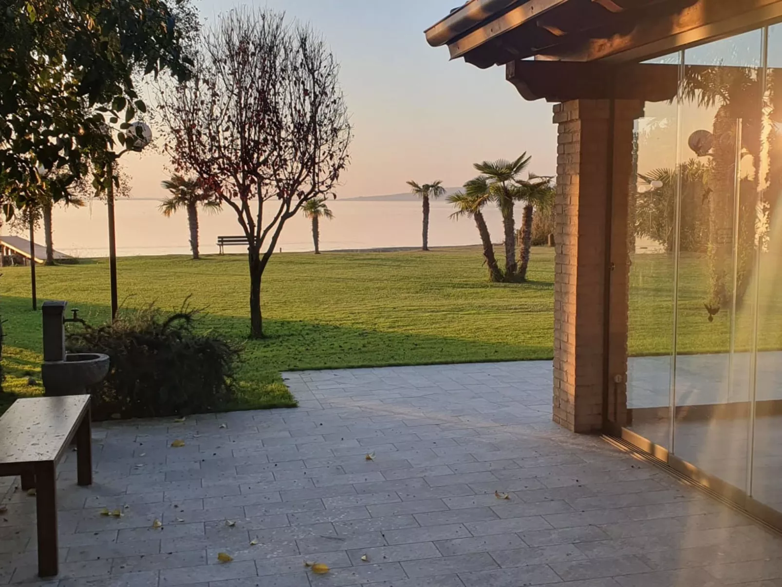 La Spiaggia-Outside