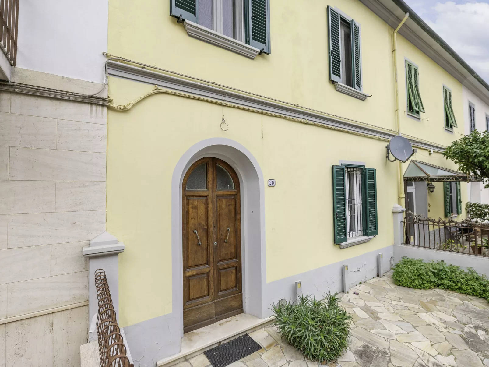 Il Cortile-Outside