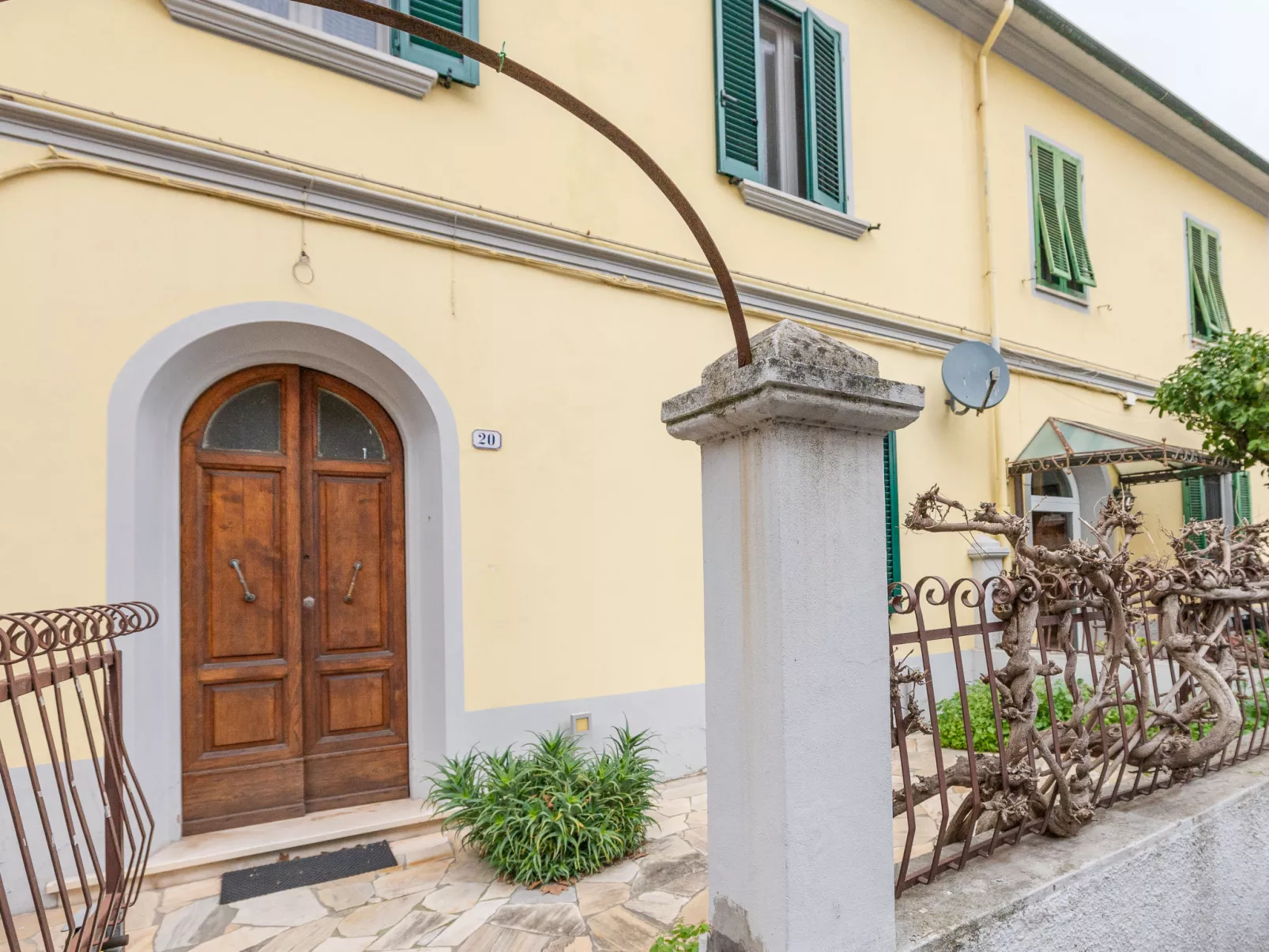 Il Cortile-Outside