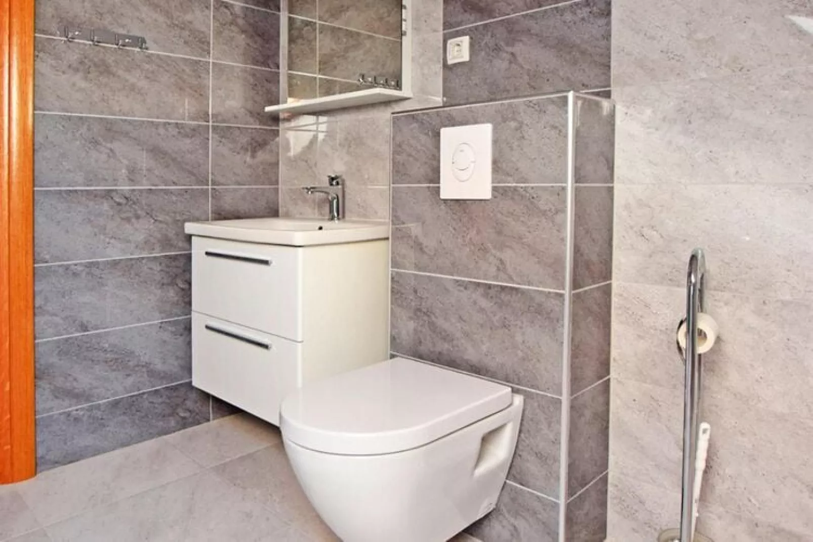 Apartments Branka Starigrad SD-79 A-02 OG 6 Pers-Bathroom