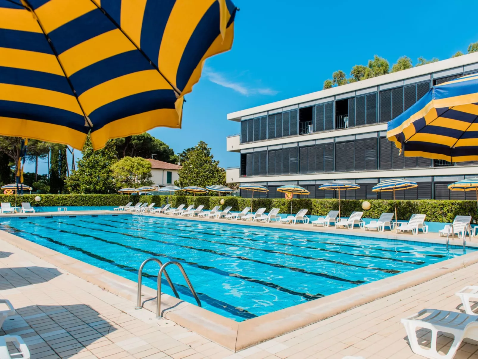 Bilo Standard-Outside