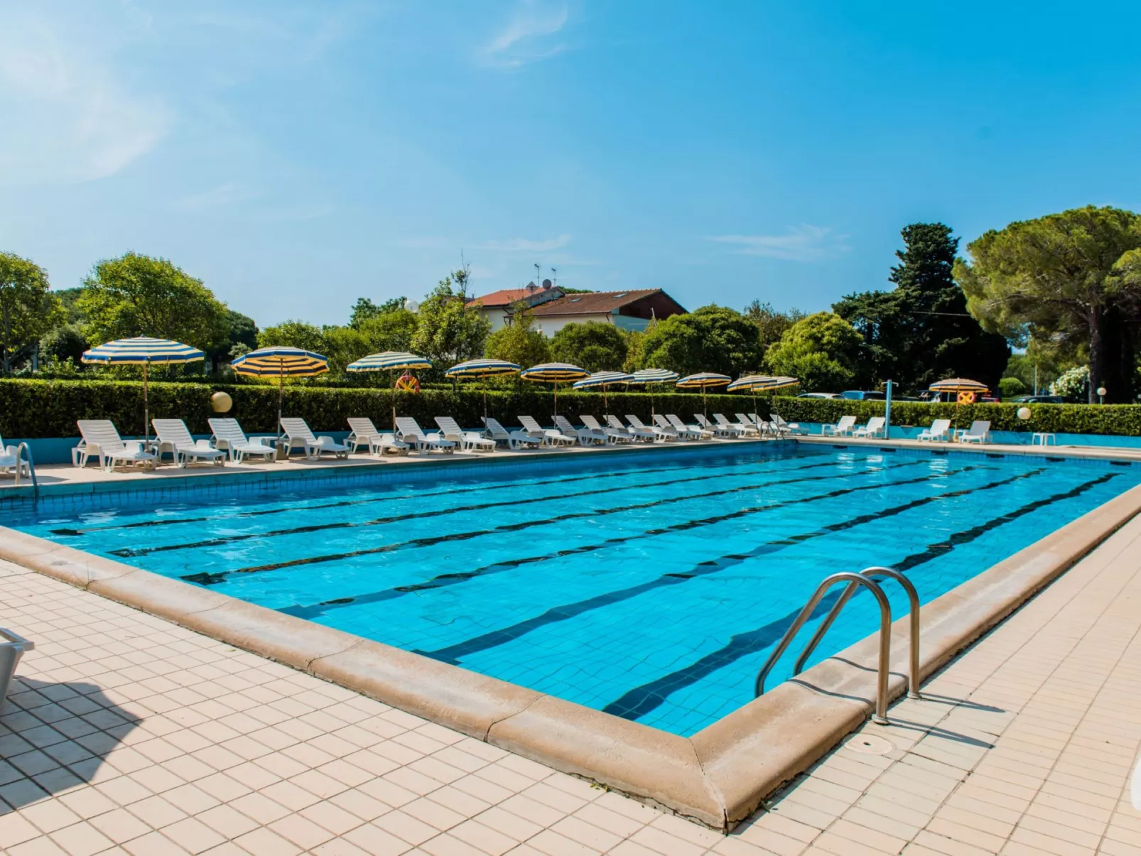 Bilo Standard-Outside