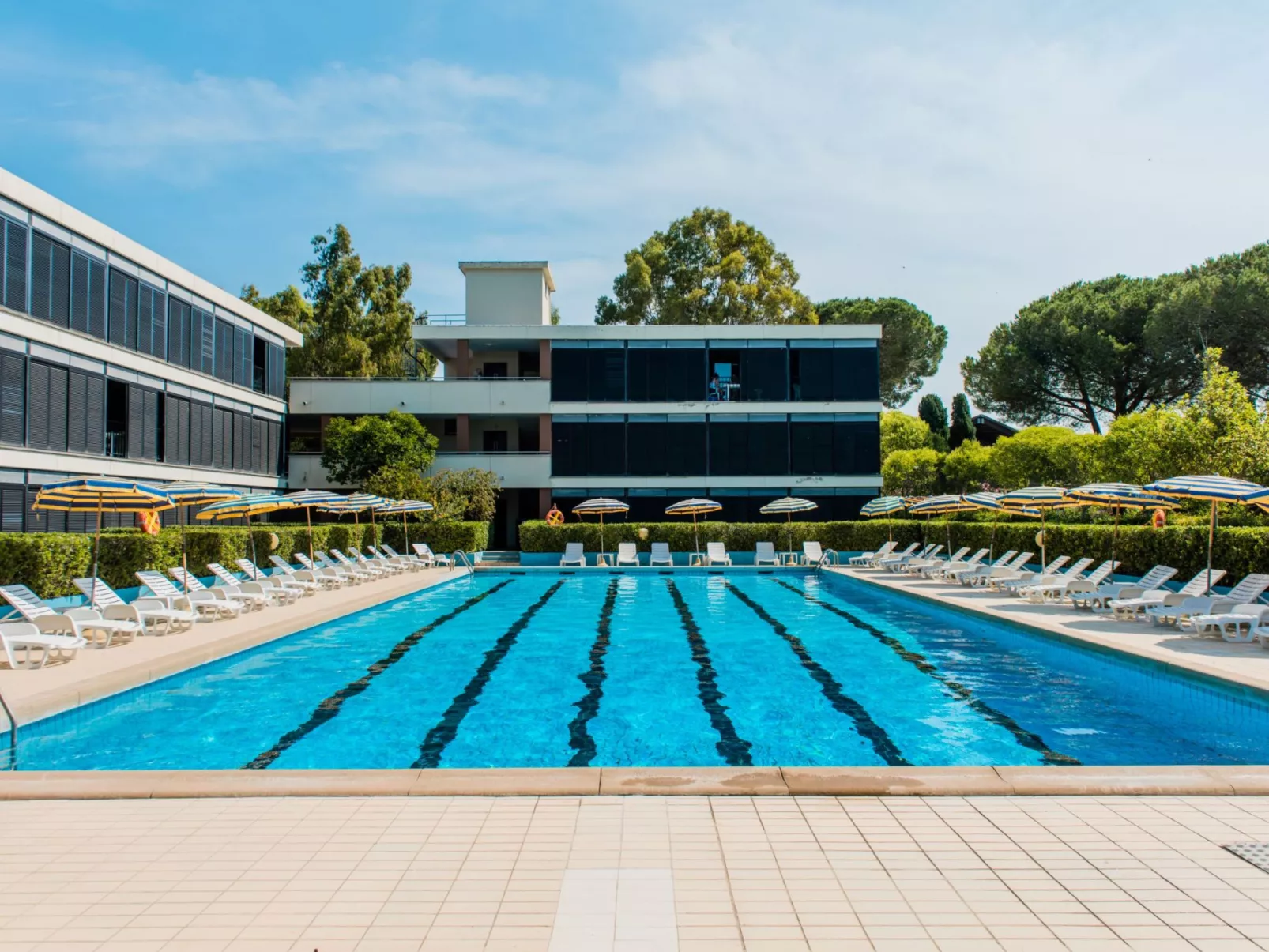 Bilo Standard-Outside