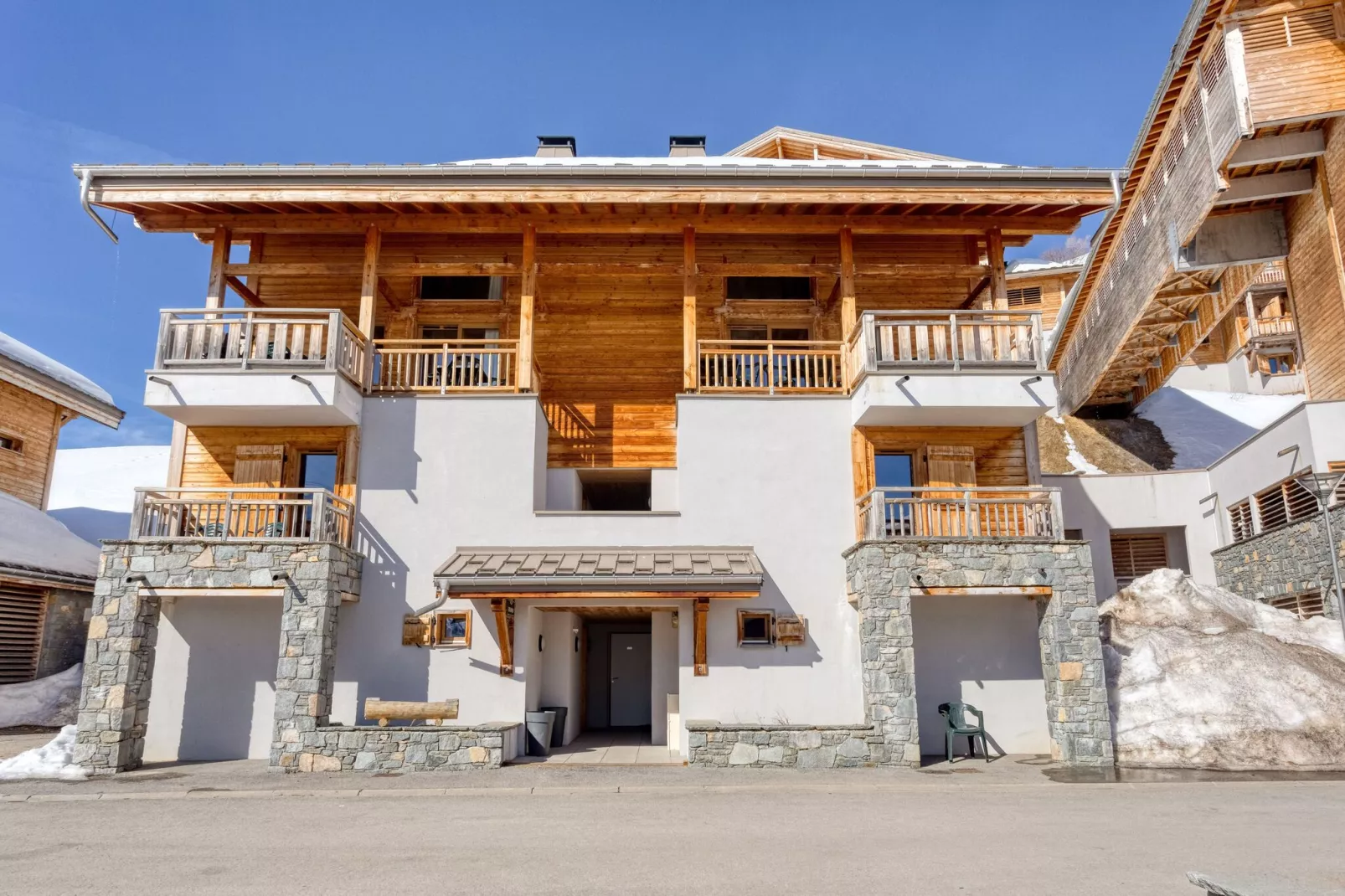 Les Portes du Grand Massif 3-Exterior summer