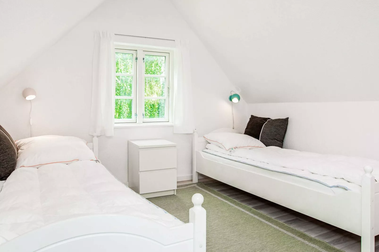 Idyllic Thatched Cottage Retreat-By Traum-Indoor