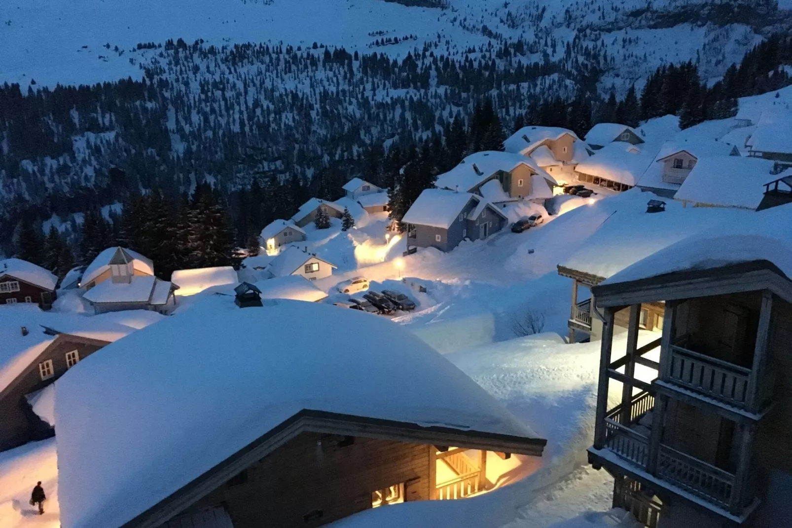Les Portes du Grand Massif 3-Exterior winter