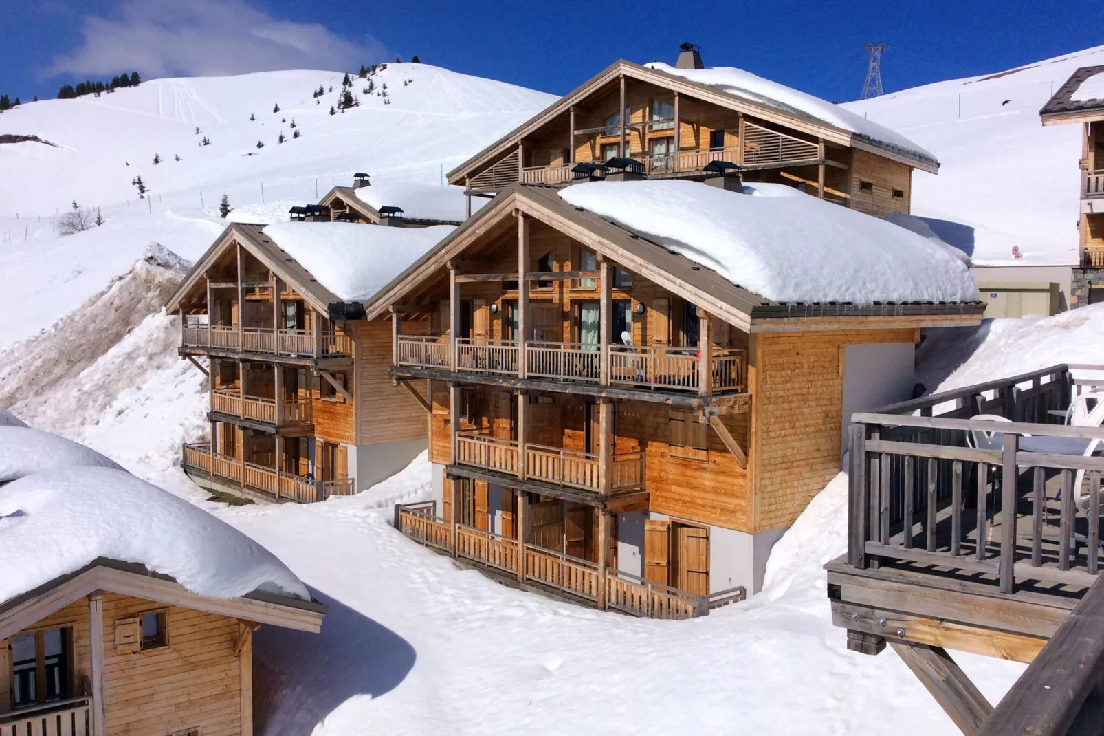 Les Portes du Grand Massif 3-Exterior winter