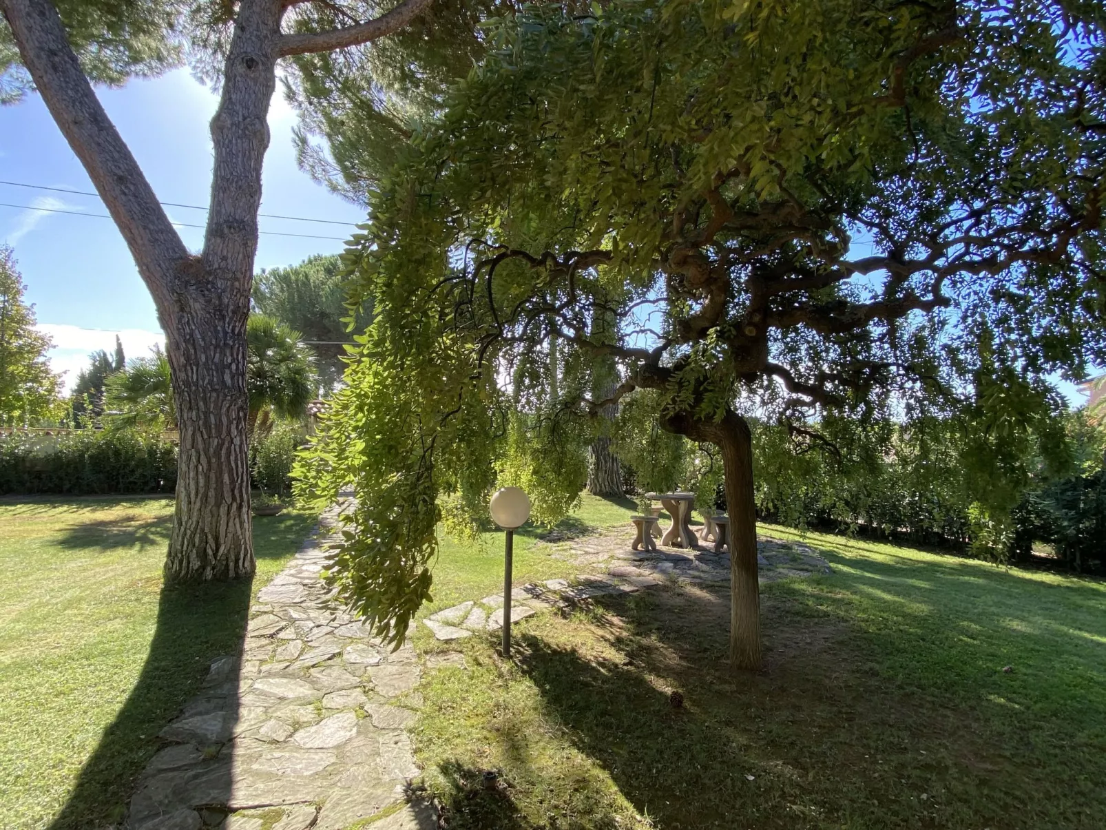 Siby-Outside