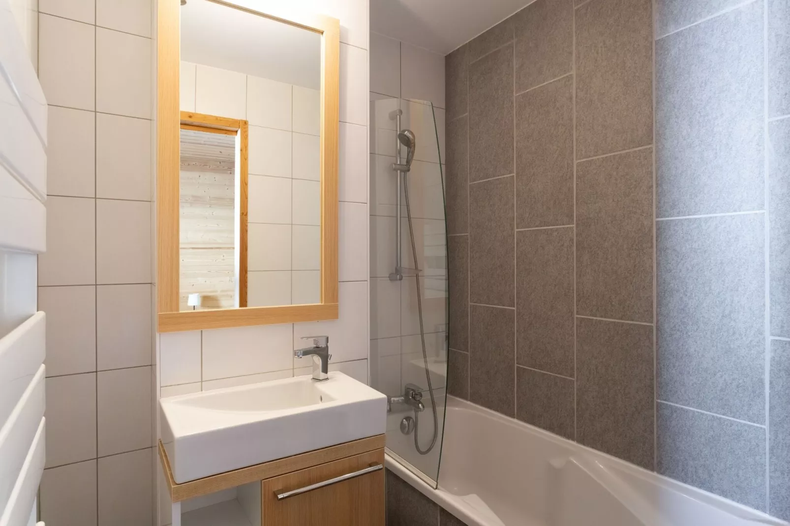 Les Portes du Grand Massif 3-Bathroom