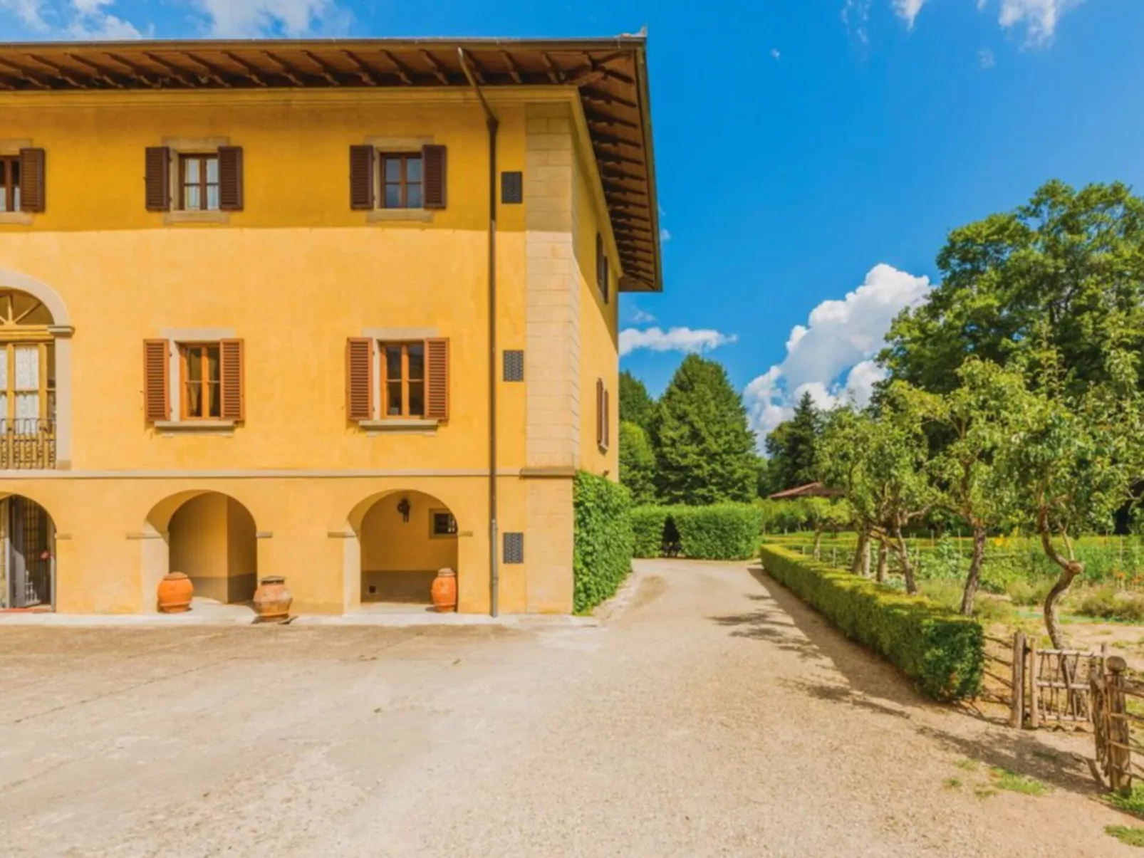Il Poggio-Outside