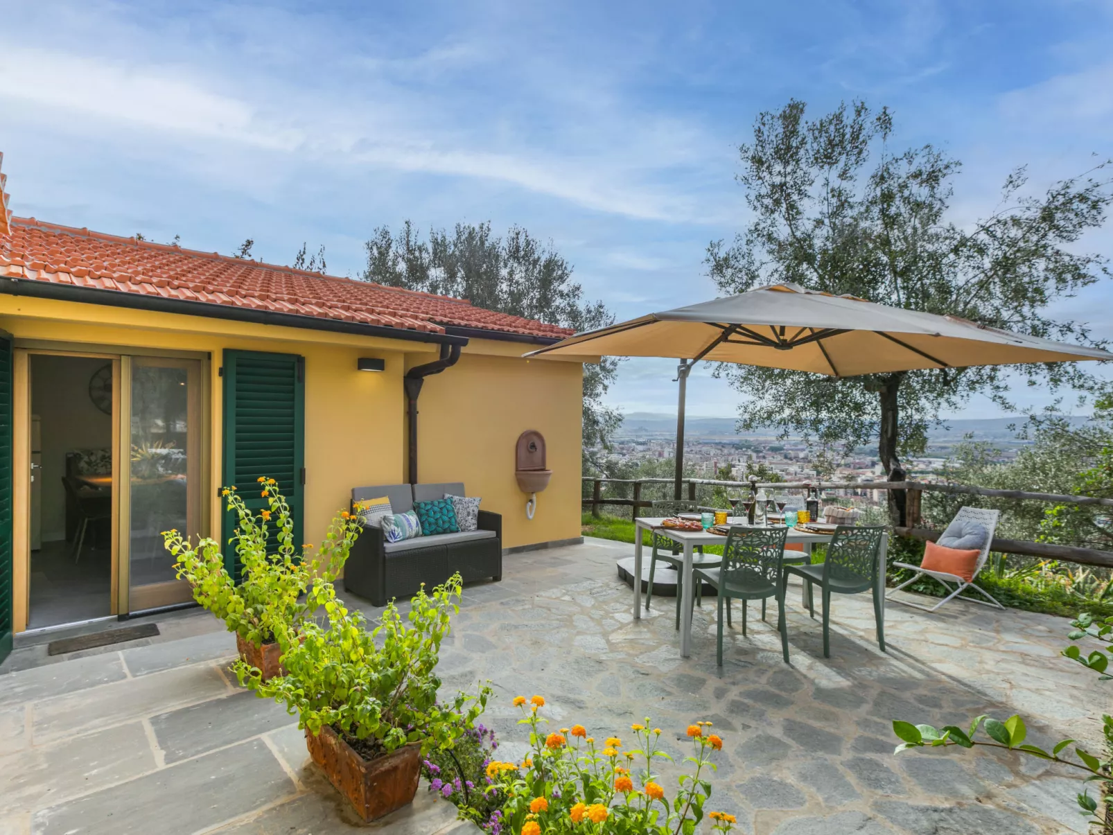 Villa Anna-Outside