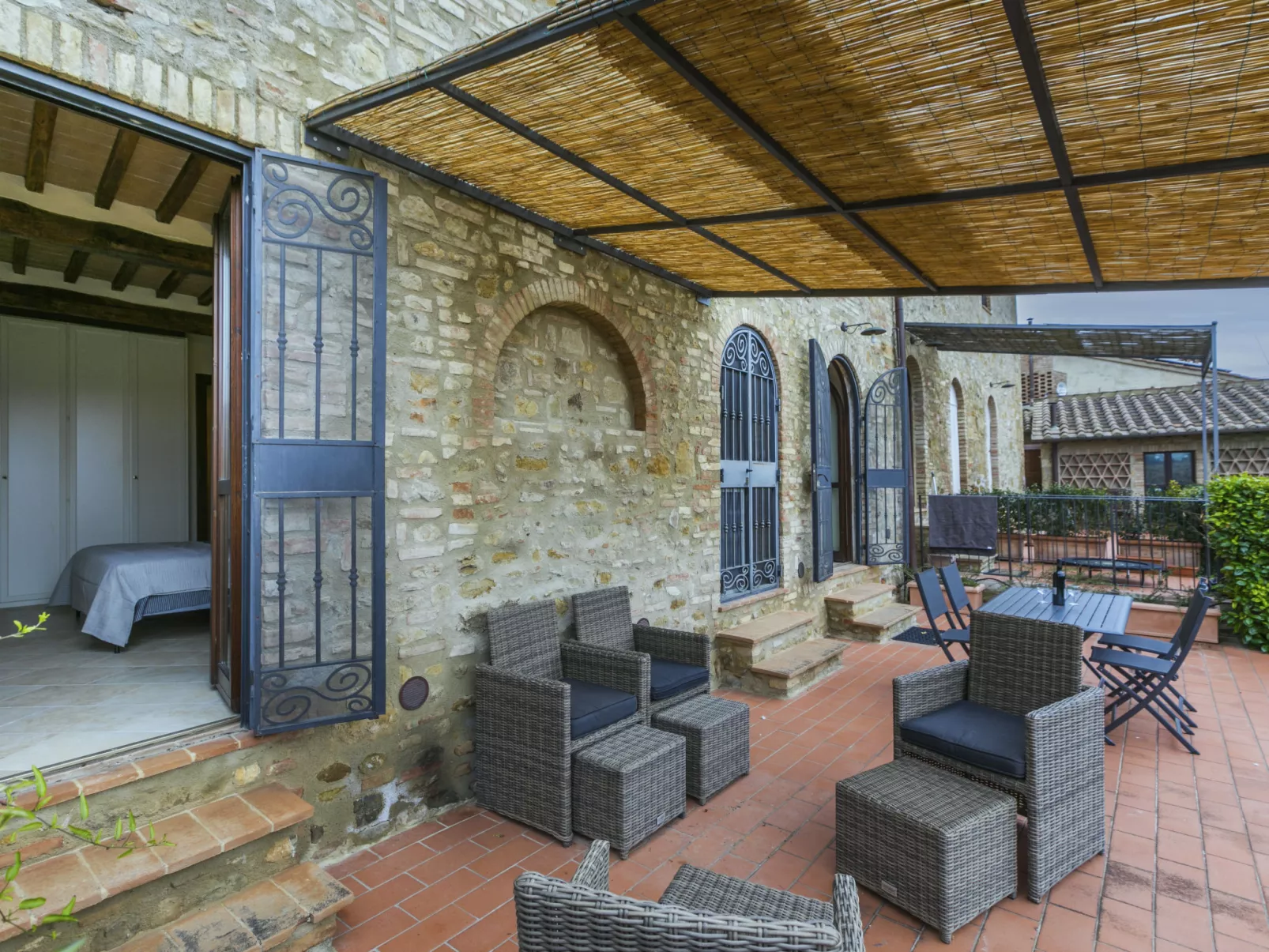 Casa Tibesa-Draußen