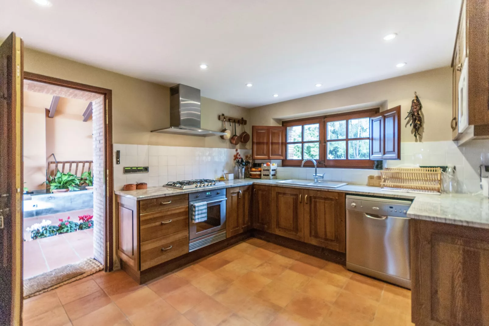 Masia Can Roca de Dalt-Kitchen