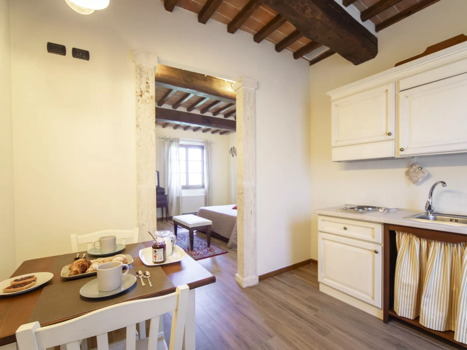 Borgo Carradori-Inside
