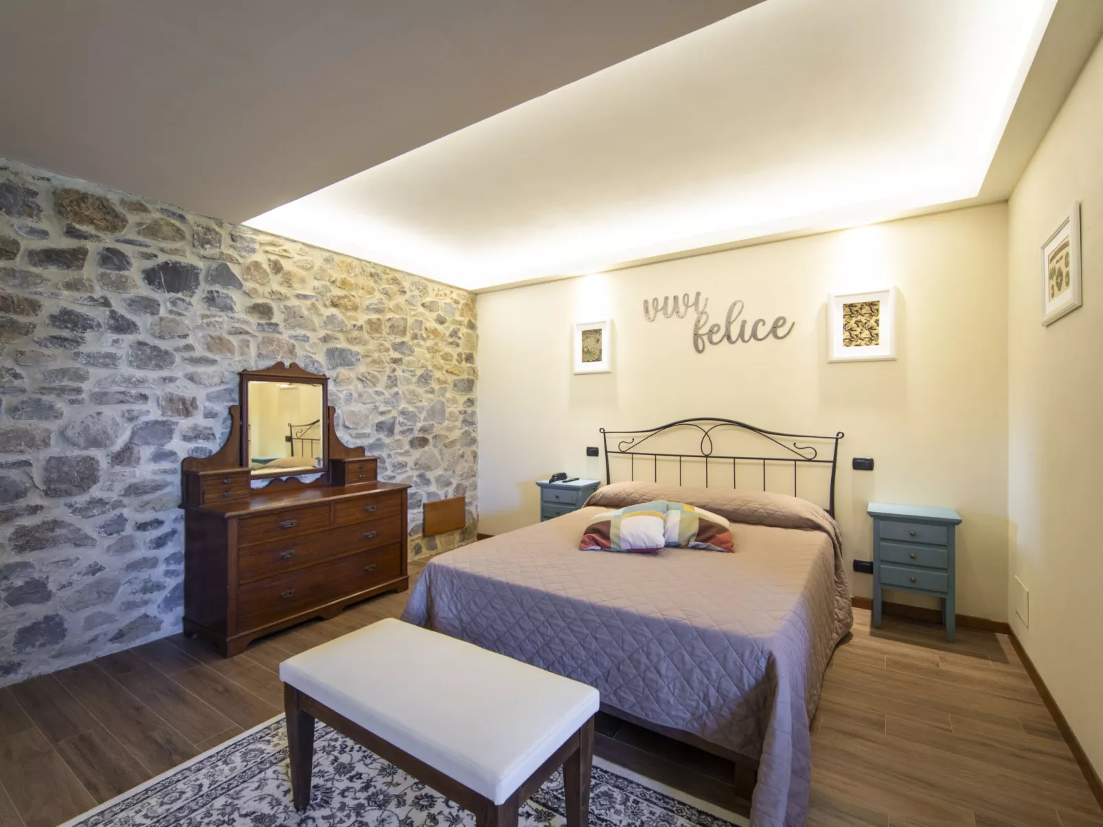 Borgo Carradori-Inside