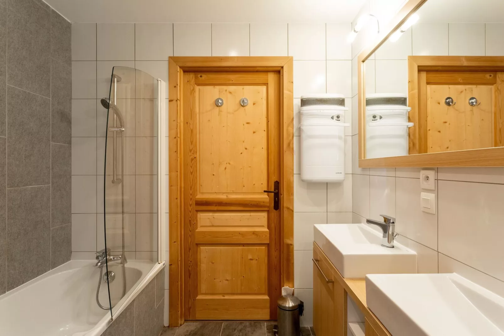 Les Portes du Grand Massif 2-Badezimmer