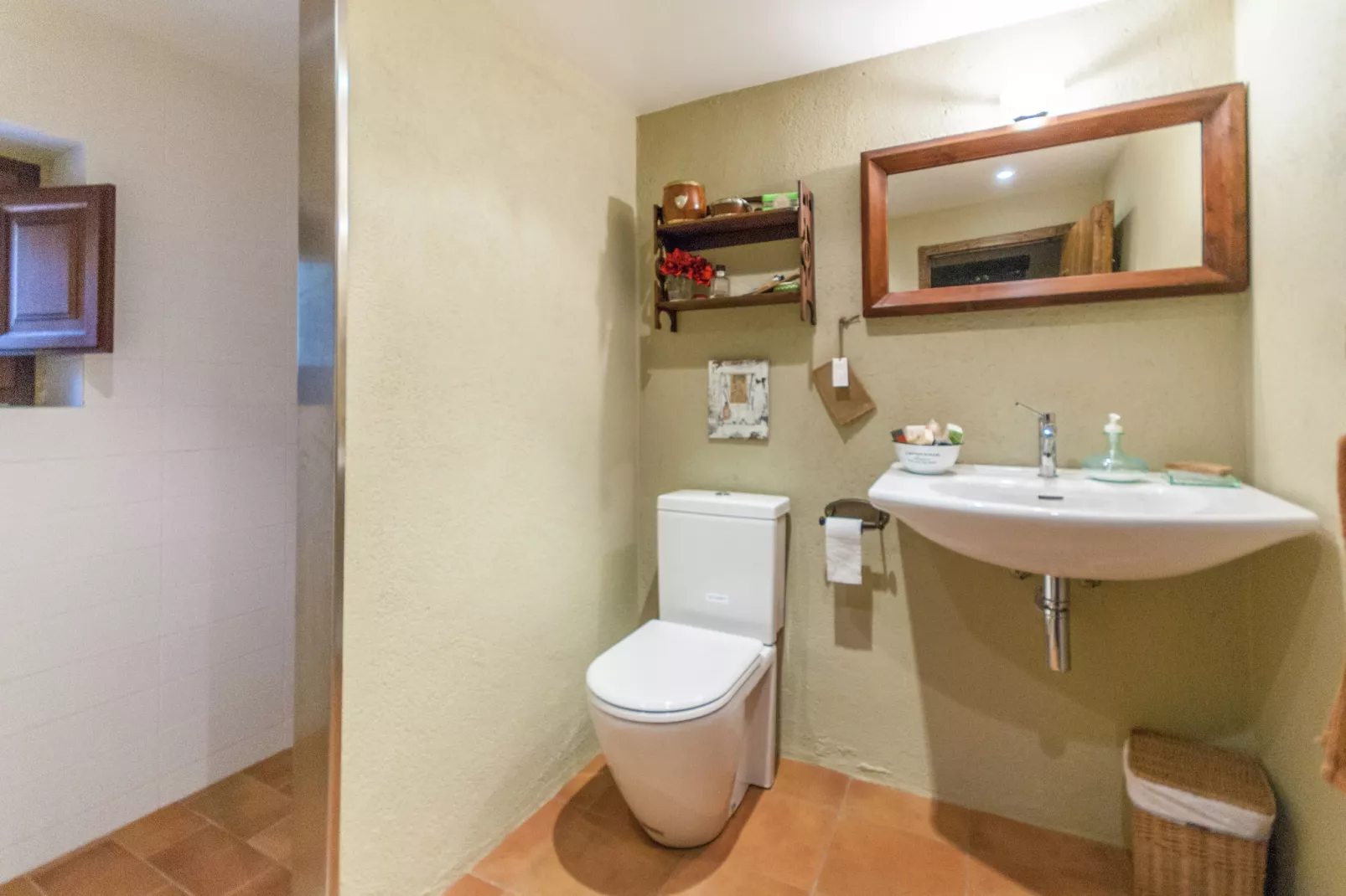 Masia Can Roca de Dalt-Bathroom